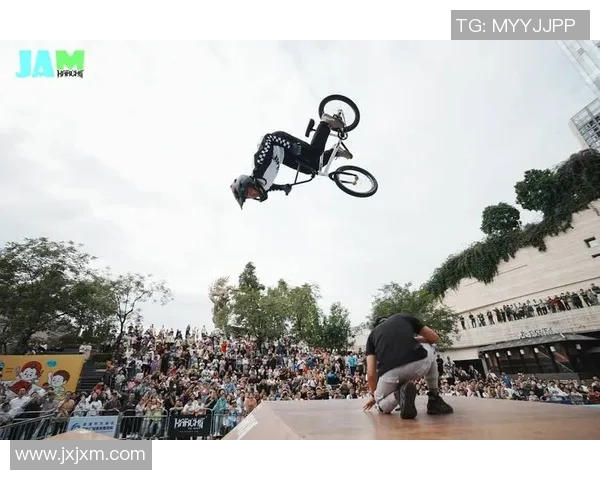 广州滑板队逆袭之旅揭秘极限运动联赛背后的拼搏与梦想 广州滑板队逆袭之旅揭秘极限运动联赛背后的拼搏与梦想