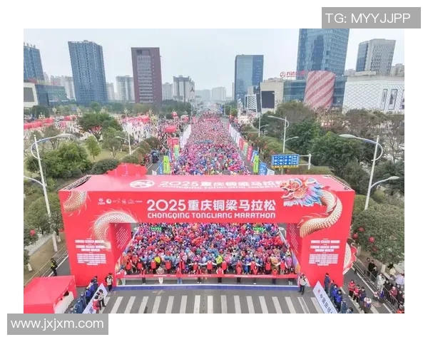 重庆街舞队在城市马拉松中的成长与蜕变全景报道 重庆街舞队在城市马拉松中的成长与蜕变全景报道