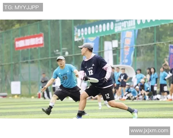 成都飞盘队状态变革引发热议助力飞盘运动蓬勃发展