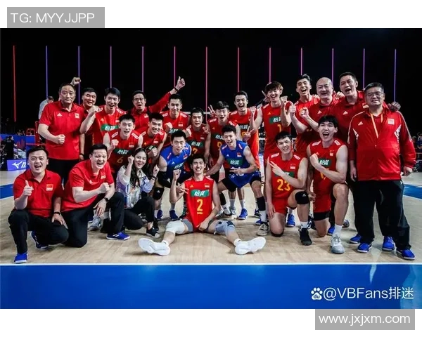 西安排球队的团队协作引发热议球迷对战术配合的不同看法与争议 西安排球队的团队协作引发热议球迷对战术配合的不同看法与争议